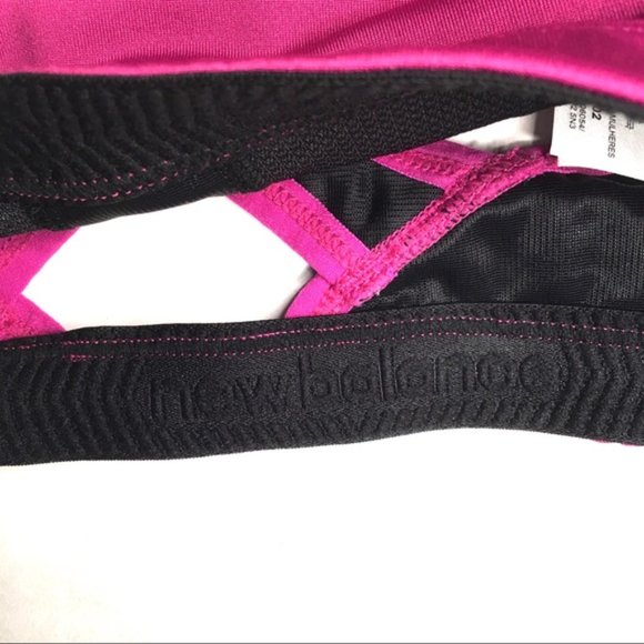 Deep pink Sports Bra - New Balance - mint condition - Picture 6 of 8